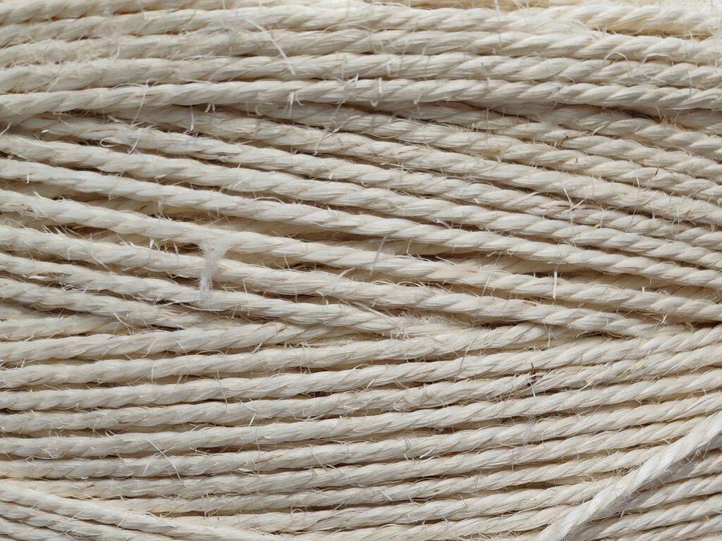 Sisal rope – hand-wound detail